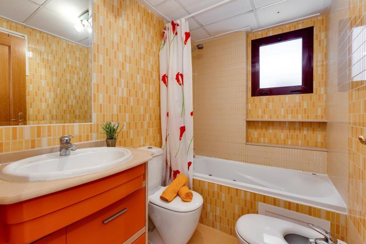 טורבייחה Nice Apartment With Terrace On The Los Locos Beach מראה חיצוני תמונה